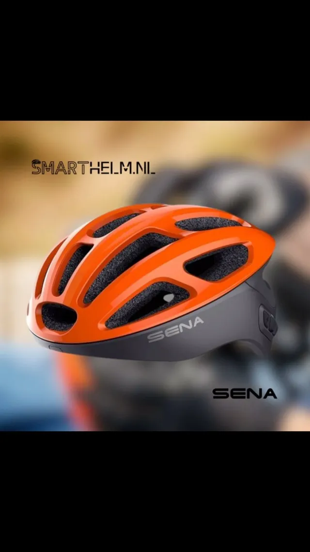 Thanks to the built-in Group Intercom feature, the Sena R1 Helmet offers a seamless communication experience. Easily connect with other helmet users at a range of up to 900 meters. With the integrated microphone and speakers, you can effortlessly talk to your fellow cyclists, making your rides even more enjoyable and safer.

#grouptravel #cycling #talking